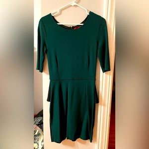 Red by Saks Fifth Avenue forest green and black peplum dress - size medium